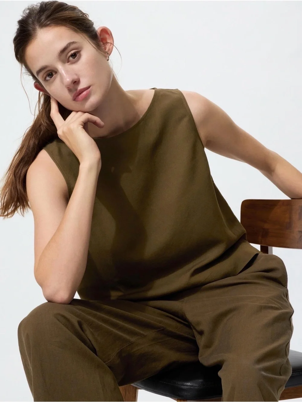 Uniqlo simple sleeveless